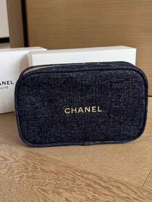 CHANEL Material 圣诞海军蓝斜纹软呢化妆包，拉链封口，金色箔印标志，旅行洗漱包 - 藍金色 - 查看 5