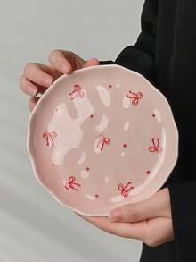 Cabin Kangaroo Platos de cerámica rosa con diseño de lazo rojo y puntos - Platos de cena de borde irregular adorables, perfectos para postres, aperitivos y decoración de cocina kawaii - Multicolor - Ver 10