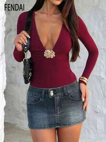 Body standard pour femmes, nouvelle arrivée printemps/été, minimaliste, sexy, avec accent de paillettes métalliques, style français rétro affinant, col V, top rouge, convient pour Noël, Nouvel An, Saint-Valentin - Rouge foncé - Voir 4