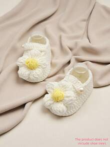 1 Pair Handmade Daisy Pattern Infant Shoes, Crocheted, Newborn Footwear - White - View 8