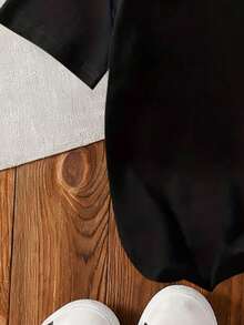 Young Boy Cross Print Round Neck Short Sleeve Casual T-Shirt - Black - View 7