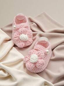 1 Pair Handmade Daisy Pattern Infant Shoes, Crochet Knitted, Newborn Footwear - Baby Pink - View 3