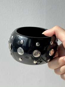 1pc Black & White Asymmetrical Exaggerated Resin Bracelet, Punk Style Silver Rivet Decor Women's Jewelry, Vintage Thick Chunky Accessory For Autumn/Winter