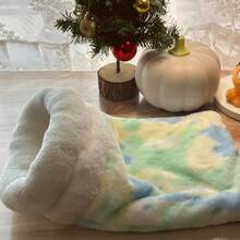 猫咪睡袋（单件装）——这款半封闭式毛绒睡袋有多种款式和颜色可供选择。它能为您的爱猫提供应有的舒适感，为您的爱宠打造一个舒适温暖的窝，让您的爱猫一年四季都生活在温暖、安全和快乐的氛围中。