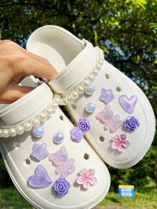 18件套紫色小熊、仿珍珠链、玫瑰、爱心、花朵、五角星DIY可拆卸装饰配件，适用于凉鞋、木屐、花园鞋、沙滩鞋，四季皆宜，是绝佳的节日礼物。