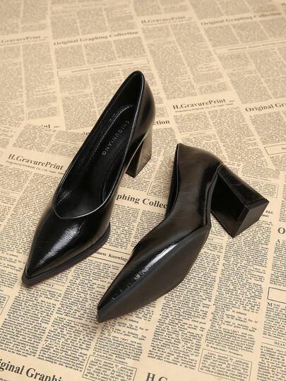 2025年春季新款女式时尚高跟鞋，休闲纯色黑色棕色尖头优雅简约粗跟高品质乐福鞋，适合搭配阔腿裤和连衣裙