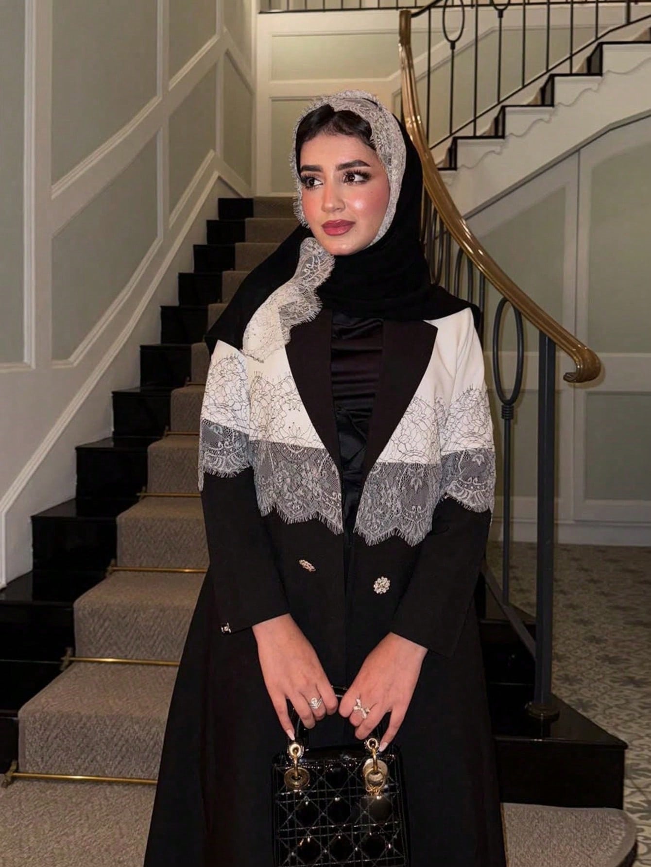 وشاح رأس من الدانتيل المرقع الجديد للنساء