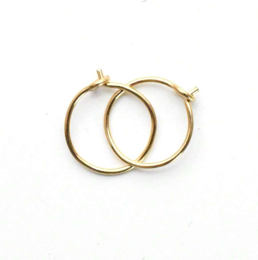 Tiny Hoop Earrings 14k Yellow Gold Fill, 8mm 24 Gauge Handmade Thin Everyday Minimalist Style Huggie Hoops Women, Children 6.5mm Inner Diameter - 1 - 查看 1