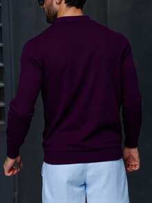 Polo para hombre de manga larga, ideal para otoño e invierno. Con diseño acanalado de líneas verticales, tejido suave y cómodo, cuello clásico y ajuste moderno. Perfecto para combinar con jeans y pantalones casuales, ofrece un estilo elegante y versátil para reuniones, trabajo o salidas cotidianas, brindando sofisticación y confort en todo momento. - Púrpura Profundo - Ver 2
