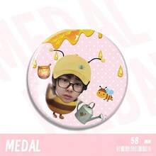 Juhoon 多主题可爱亮面徽章套装，58mm 个性化胸针吊坠粉丝周边 + 服装别针 收藏级粉丝应援周边 - 彩色 - 查看 3