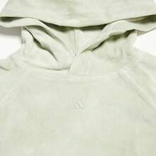 Adidas بلوفر رياضي كاجوال بغطاء للأزواج يناسب الجنسين IA3455 - هالو جرين - مشاهدة 3