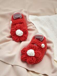 1 Pair Handmade Daisy Pattern Infant Shoes, Crochet Knitted, Newborn Footwear - Red - View 3