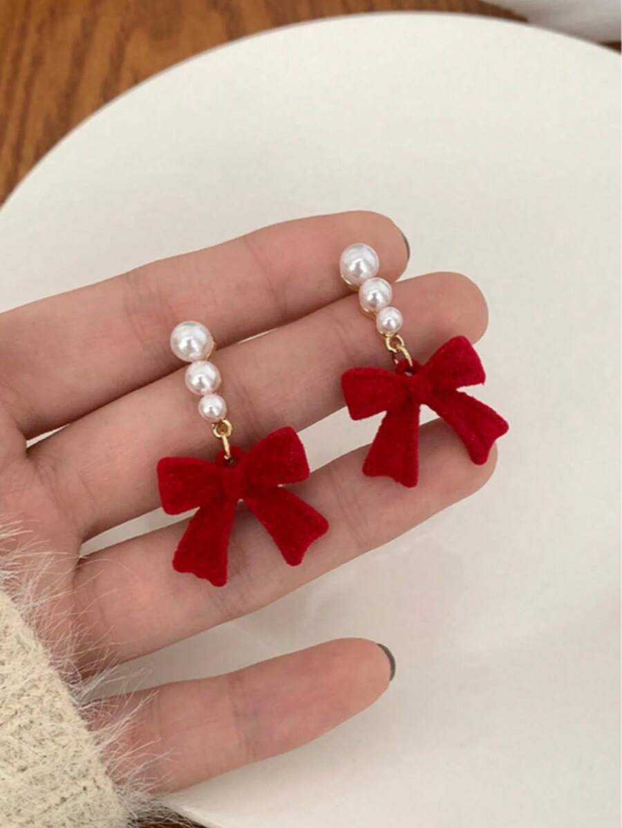 زوج من أقراط مطلية بالخرز الاصطناعي مزينة بفيونكة، مناسبة للارتداء اليومي، هدية عيد الحب