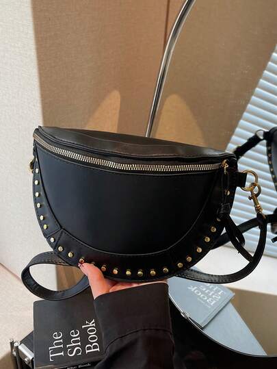 新款朋克风铆钉胸包，PU材质，拉链封口，带便携式手机口袋，可作腰包、斜挎包使用，纯色，简约风格，适合购物、约会、外出和通勤。