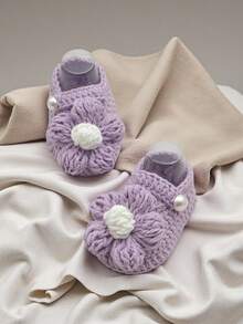 1 Pair Handmade Daisy Pattern Infant Shoes, Crochet Knitted, Newborn Footwear - Mauve Purple - View 3