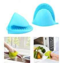 Silicone Heat-Resistant Glove Kitchen Oven Baking Gloves Set Anti-Scald Silicone Insulation Gloves For Microwave Oven Heat Kitchen Oven Mitts Silicone Heat Insulation Gloves Clip Thicken Baking Silicone Oven Mitts Anti-Slip Grips Bowl Pot Clips
