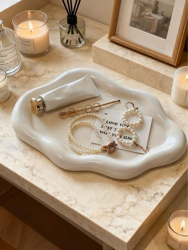 [Must - See! 1pc Elegant Cloud - Shaped Jewelry And Gem Tray] (Single - Layer Luxury Jewelry And Perfume Display Stand). It Is Extremely Delicate. Not Only Is It An Ideal Place To Put Jewelry, But It Is Also Very Suitable For Storing Keys In The Living Room Or Office. With Its Exquisite Shape, It Is An Excellent Choice As A Gift During The Back - To - School Season!,Room Décor