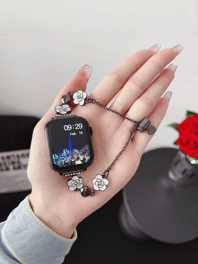 1条黑色金属表带，饰以山茶花图案，女士奢华不锈钢表带，兼容 49mm 46mm 45mm 44mm 42mm 41mm 40mm 38mm，兼容 Series Ultra 3/2/1 11 10 9 8 7 SE3 6 5 4 3 2 1，优雅的正装表带配件，适合正式场合和时尚活动，奢华智能表带，兼容表带，生日、圣诞节的绝佳礼物。