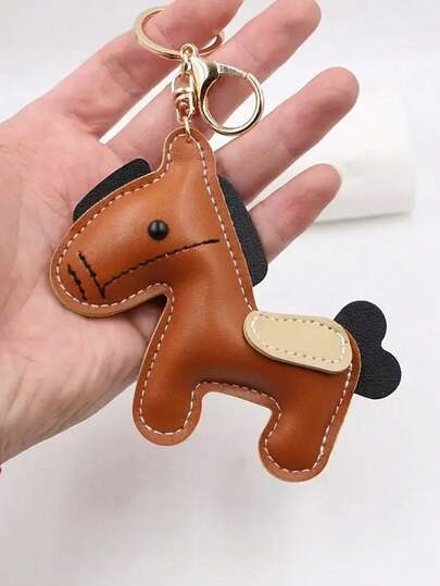 时尚棕色PU皮革马形钥匙扣 - 时尚汽车挂件及包包配饰，黑色点缀，女士完美礼物，汽车钥匙扣 | 马形吊坠 | 耐用搭扣，爱马人士的理想之选