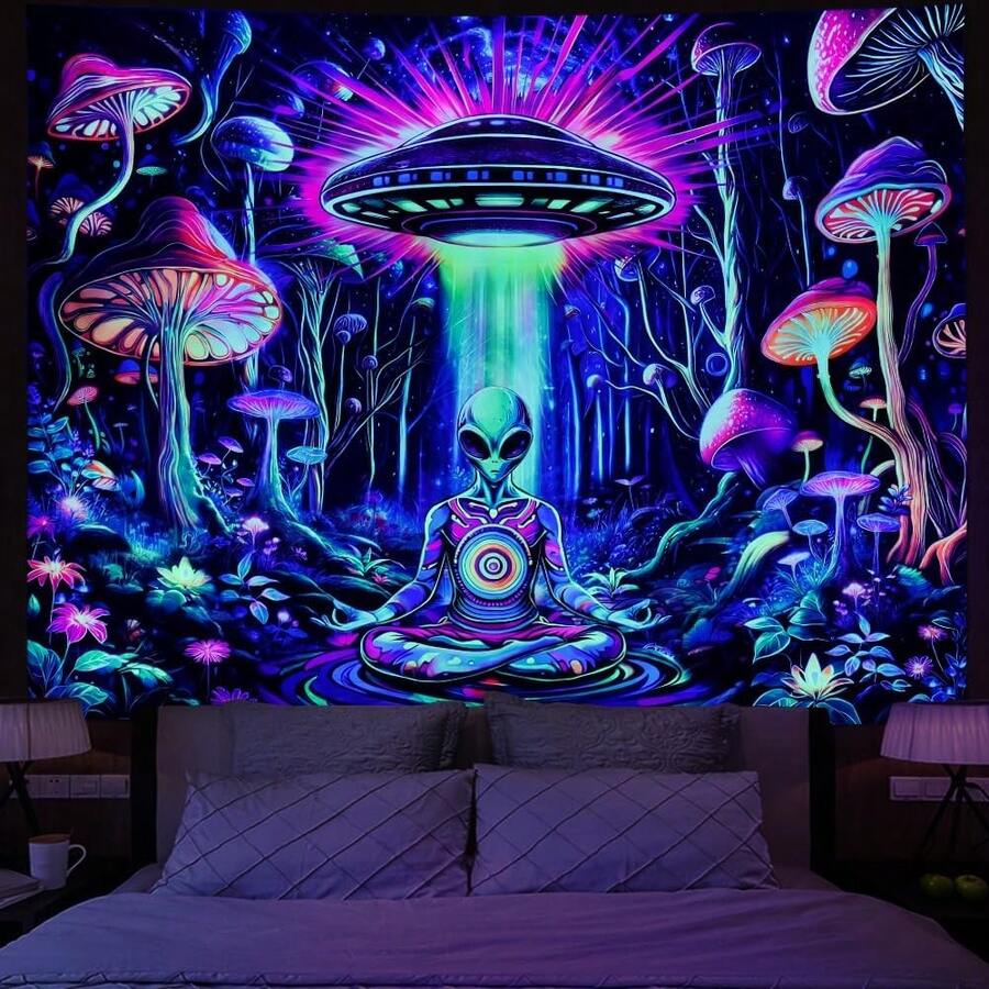 Amonercvita Blacklight Alien UFO Tapestry Neon Mushroom Floral Tapestries UV Reactive Yoga Meditation Tapestry Fantasy Forest Tapestries Wall Hanging Backdrop For Home Decor ZWH0 - 黑色 - 查看 1