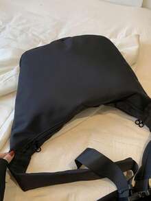 Damska torba typu tote w jednolitym kolorze, swobodna, minimalistyczna, o dużej pojemności