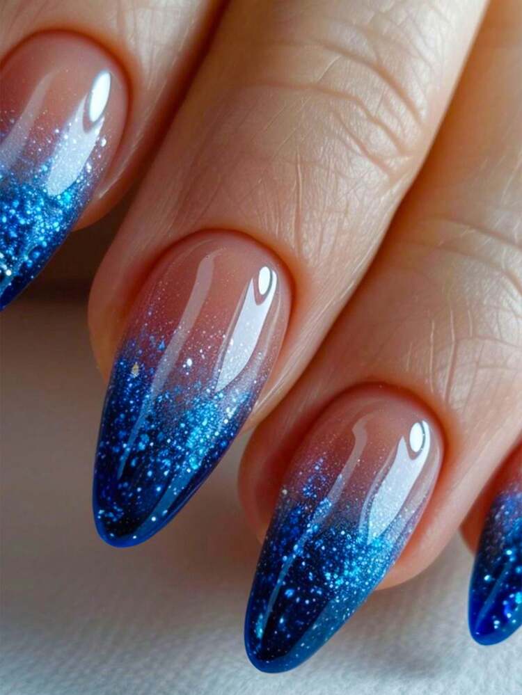 24片/套 长杏仁形蓝色渐变闪粉美甲贴片，内含1片果冻胶和1个指甲锉，蓝色闪粉和法式美甲设计让您的指尖闪亮美丽，非常适合派对、跳舞和日常使用。 - 藍色 - 查看 9