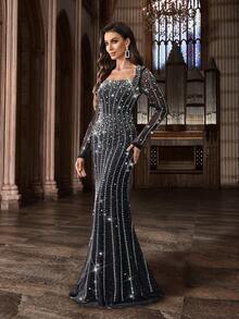 Robe de soirée élégante pour femmes ornée de perles et de strass, robe de luxe étincelante de cristaux, convient pour le tapis rouge, les galas, les dîners de gala, les bals de charité, les concerts, les cocktails. Robe longue noire à manches longues et col carré