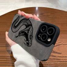 Funda de Teléfono con Patrón de Cabeza de Serpiente Negra Vintage para iPhone 16ProMax/15Pro/14Plus/13/12/11ProMax, Resistente a Impactos, Diseño de Moda, Cubierta Protectora de TPU, Cuero Sintético - Colores mixtos - Ver 6