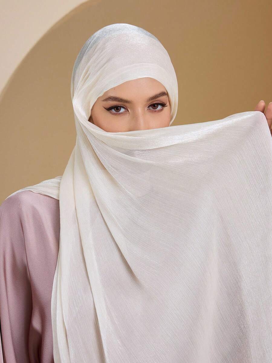 1 件女士基本款纯色丝绸般优雅闪亮柔软头巾，阿拉伯休闲长围巾，保守纯色头巾，适合日常使用 - SHIMMER HIJAB - 米色 - 查看 1