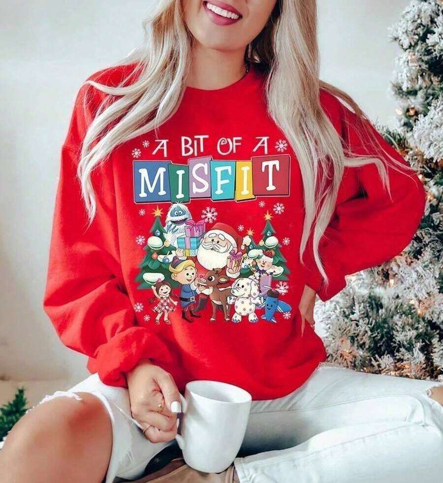 A Bit Of A Misfit Shirt - Misfit Island Christmas Sweatshirt, Rudolph Reindeer Xmas Cotton Blend Long Sleeve Shirt, The Red Nosed Reindeer Pullover Tops For Spring / Fall / Winter-Unisex Women & Men's Festival Daily Wear Comfort Tops - 紅色 - 查看 1