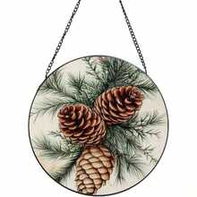 One Stained Glass Window Ornament - Pine Cones And Branches, Natural Plant Elements, A Retro Museum Illustration Style Sun Catcher, Suitable For Porch, Garden, And Home Decoration. A Beautiful Hanging Ornament, A Perfect Birthday Gift For Lovers, Ladies, Gentlemen, Fathers, Mothers, And Grandmothers To Commemorate Precious Memories. - 彩色 - 查看 1