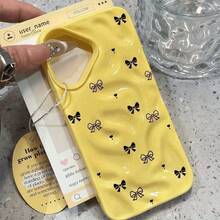 El diseño de lazo negro para phone presenta un nuevo estilo para los modelos 16 y 15 Pro, con un diseño suave para el 14, y un elegante patrón de meteorito para los modelos 12 y 11. Esta es una linda funda para teléfono de nicho para mujer que protege contra caídas y es compatible con una amplia gama de modelos, incluyendo 16 Pro, 16, 15 Pro, 14 Plus, 13, 12 Pro, 11 Pro y el próximo 17. Diseño de lazo. Elegante y protectora. - Amarillo - Ver 1