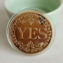 قطعة واحدة من عملة تذكارية لاتخاذ القرار YESNO، عملة محظوظة، عملة معدنية ثلاثية الألوان (ذهبي، فضي، نحاسي)، مناسبة كهدية لصغار السن، الأزواج، الزملاء، الأصدقاء، كبار السن، الأطفال، زملاء الفصل. قابلة للاستخدام كهدايا أعمال، هدايا إعلانية، هدايا ترويجية، هدايا عيد، جوائز وتذكارات.