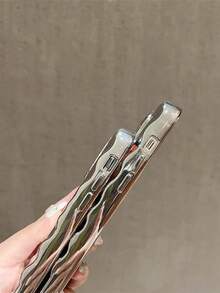 1 pieza Funda de teléfono adhesiva con textura ondulada 3D, plateada electrodepositada y espejo de alta definición con patrones impresos de lazo, encaje, corazón y eslogan, compatible con iPhone 17/17 Pro/17 Pro Max, 16/16 Pro/16 Pro Max, 15/15 Pro/15 Plus/15 Pro Max, 14/14 Pro/14 Plus/14 Pro Max, 13/13 Pro/13 Pro Max, 12/12 Pro/12 Pro Max, 11/11 Pro/11 Pro Max, X/XS/XR/XS Max, 7/8/7 Plus/8 Plus - Plateado - Ver 6