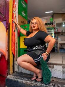 Plus Size Blouse With Square Neckline, Short Sleeves, And Support - Negro - Ver 3