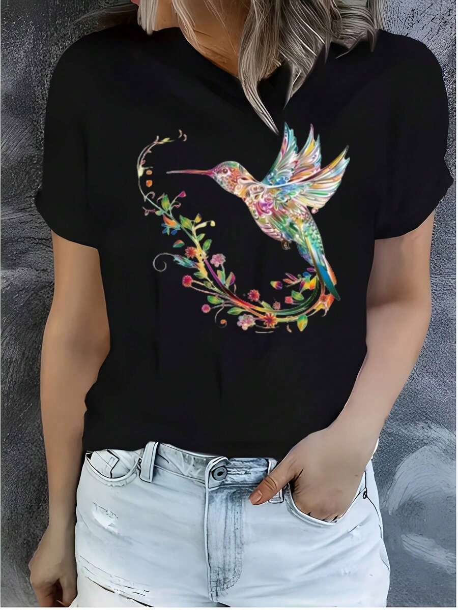 Camiseta Casual de Algodón para Mujer Talla Grande - Estampado Colorido de Colibrí Floral, Cuello Redondo Manga Corta, Tejido Transpirable y Elástico Medio, Cómoda para Primavera/Verano, Diseño Vibrante, Moda Diaria, Ajuste Confortable, Top Impreso, Estilo Moderno