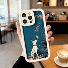 Cubierta de teléfono con borde negro y diseño de perro blanco en jardín azul con mariposas y flores para uso diario en cafeterías y espacios casuales Aplicable a los teléfonos de la serie Apple y Galaxy - Café integral - Ver 4