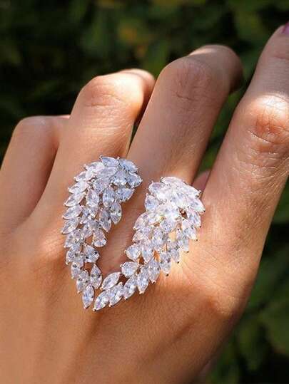 1pc Luxe Silvery Cocktail Angel Wing Ring For Women,For Wedding,Banquet,And Party, Birthday Gift,Christmas Gift(No Box)