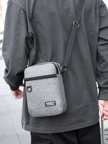 大容量时尚男士单肩斜跨邮差包，多功能可调节肩带拉链开合，多隔层实用收纳男包