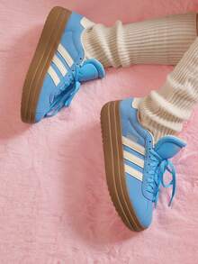 阿迪达斯 (ADIDAS) Adidas VL Court Bold 舒适多功能滑板鞋，女款 VL COURT BOLD 厚底运动休闲滑板鞋，“T-Head 鞋” - 藍色 - 查看 2