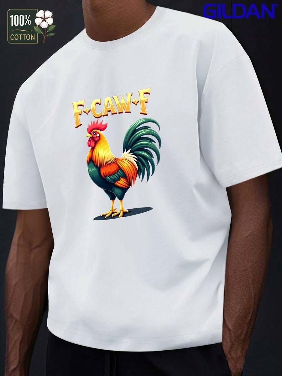 Camiseta de Manga Corta para Hombre GILDAN con Logo de Gallo en Negrita y Tipografía Dorada - Cuello Redondo Casual para Verano, Corte Regular para Atuendos Informales, Lavable a Máquina, Ropa Cómoda y Duradera para Oficina o Eventos Sociales - Reconocimiento de Marca
