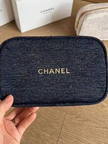 CHANEL 海军蓝丝绒圣诞化妆包，带拉链和金色箔印标志的化妆袋，旅行洗漱用品收纳包 - 藍金色 - 查看 10