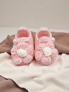 1 Pair Handmade Daisy Pattern Infant Shoes, Crochet Knitted, Newborn Footwear - Baby Pink - View 4
