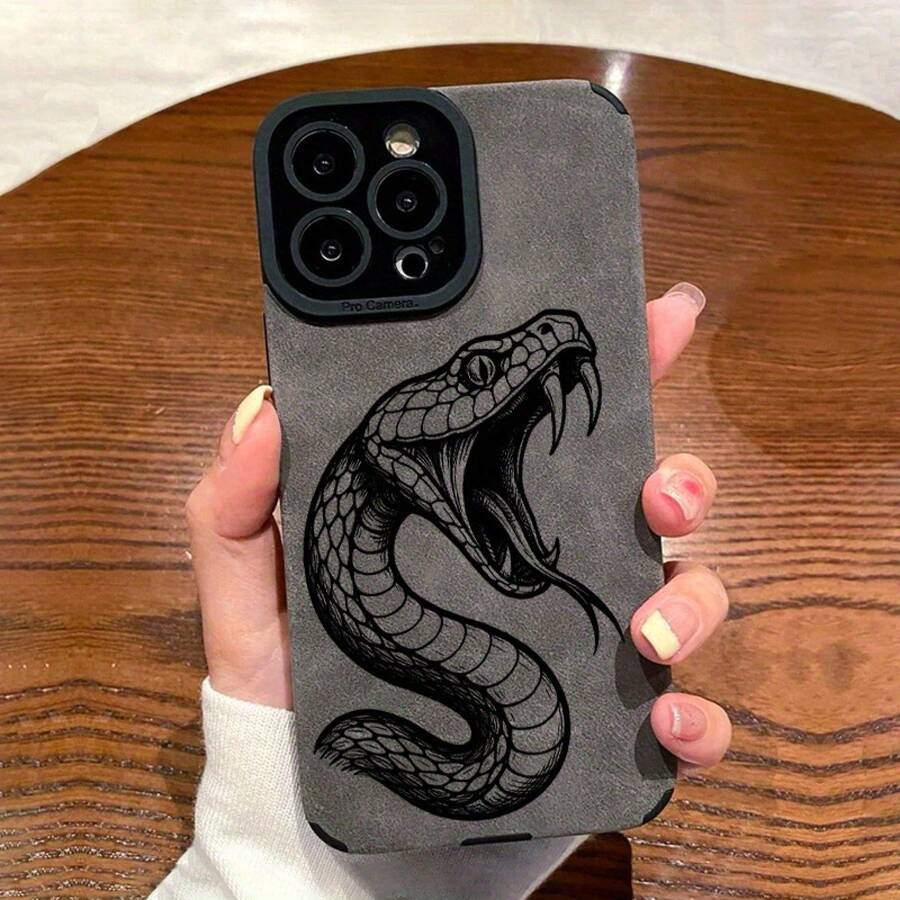 Funda de Teléfono con Patrón de Cabeza de Serpiente Negra Vintage para iPhone 16ProMax/15Pro/14Plus/13/12/11ProMax, Resistente a Impactos, Diseño de Moda, Cubierta Protectora de TPU, Cuero Sintético - Colores mixtos - Ver 1