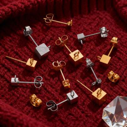 2/3/4/5 mm ölçülerinde, 10 parçadan oluşan 304 paslanmaz çelik, 18 ayar altın kaplama kare küpe seti. Sallanan küre şeklindeki 4 mm küpeler. Kadınlar için paslanmaz çelik takı küpeleri. Kendin Yap küpe aksesuarları. Takı yapım bileşenleri.