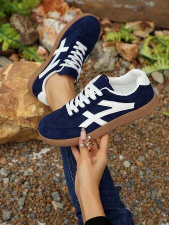 أحذية رياضية نسائية كاجوال متعددة الاستخدامات بطبعة نمر، أحذية رياضية عصرية لافتة للنظر مريحة وقوية ذات نعل مطاطي ناعم، أحذية رياضية خفيفة الوزن منفذة للهواء بتصميم رقعي