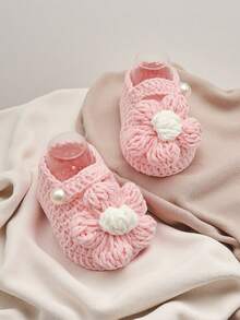 1 Pair Handmade Daisy Pattern Infant Shoes, Crochet Knitted, Newborn Footwear - Baby Pink - View 5