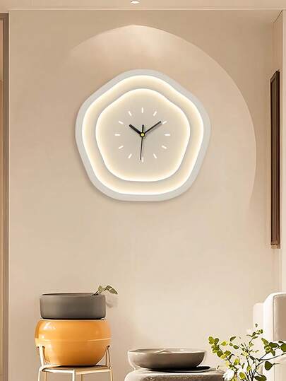 1个米白色云朵装饰现代简约壁钟，11.8英寸电池供电石英静音无滴答钟，适用于家居装饰、办公室、教室、学校、客厅、卧室、厨房