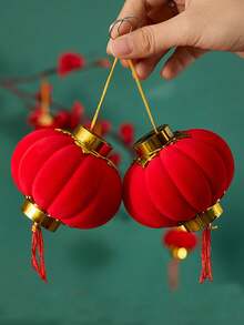 3/4/5厘米迷你红色植绒灯笼 - DIY吉祥挂饰，金色点缀，适用于婚礼、春节庆祝活动、户外装饰、植绒迷你灯笼婚礼装饰、户外悬挂饰品、新年春节装饰、乔迁装饰 - 彩色 - 查看 10