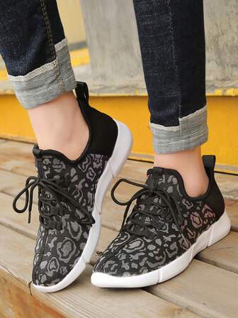 Fiber Optic Shoes, Men's Casual Sports Shoes With Rechargeable 7-Color Lights, Comfortable Lightweight Breathable Unisex Shoes, Fun Gift For Party, Wedding, Birthday, Christmas